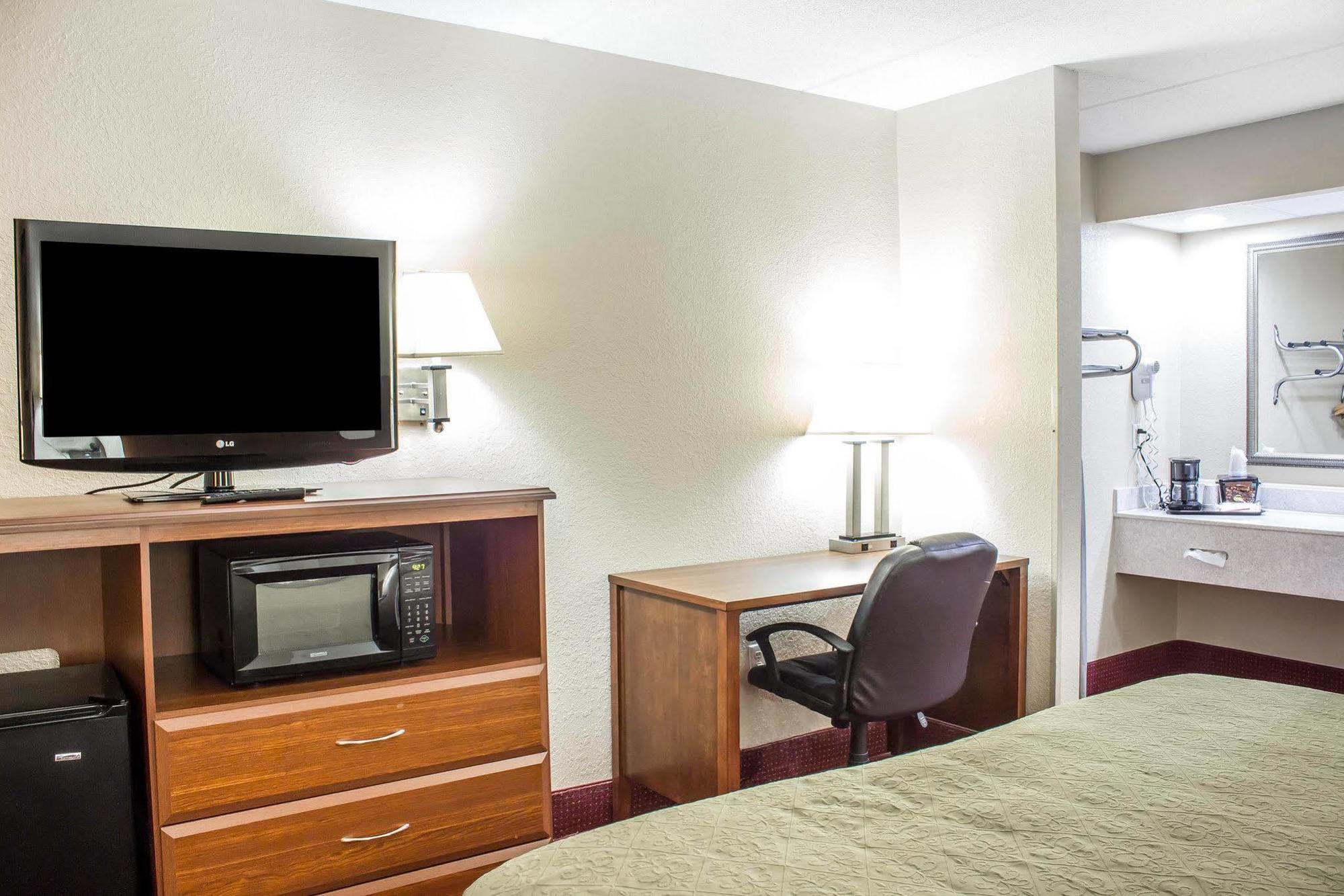 Quality Inn Selma - Smithfield Екстер'єр фото